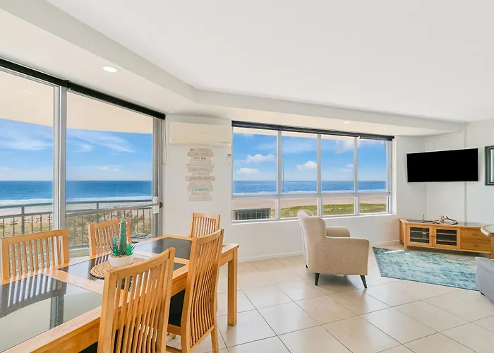 Oceanside Resort - Absolute Beachfront Apartments